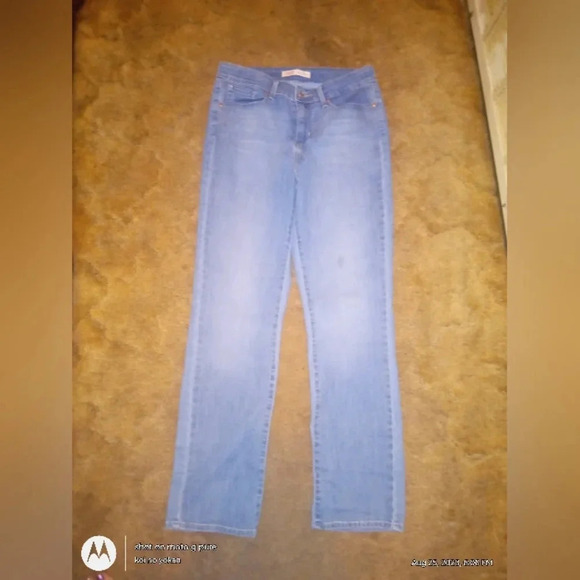 Signature by Levi Strauss & Co. Gold Label Midrise Straight Leg Jeans 6/28 - Picture 1 of 11